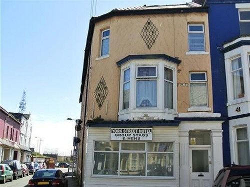 The Corner Hotel Blackpool Extérieur photo